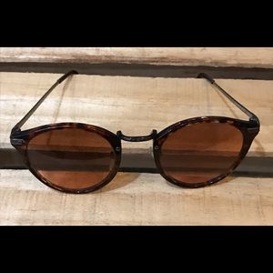 Vintage Serengeti Sunglasses with case 47[ ]23